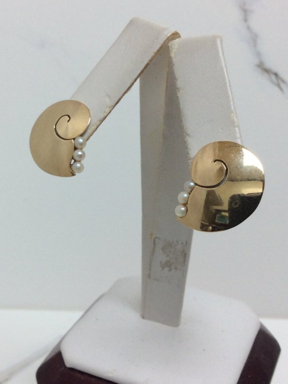 Vintage 14k real Yellow gold  Pearl Wave Stud Earrings 2.20 grams